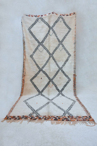 BENI OURAIN. Vintage Moroccan Rug. Wool Beni Ourain Carpet. Modern Design.