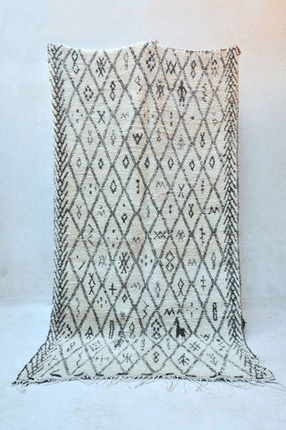 BENI OURAIN 10'11''"x6'Vintage Moroccan Rug. Wool Beni Ourain Carpet. Modern Design.