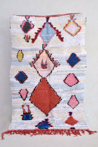 BOUCHEROUITE. 6'4"x4'Vintage Moroccan Rug. Wool Boucherouite Carpet. Modern Design.