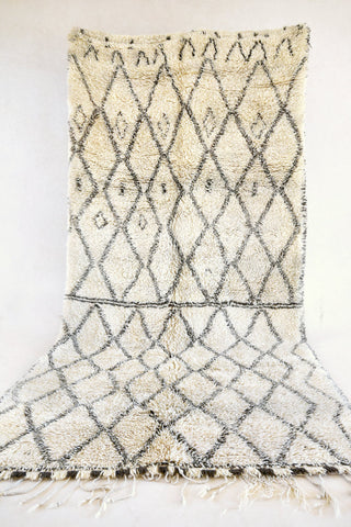 BENI OURAIN 13'8"'x6'11"Vintage Moroccan Rug. Wool Beni Ourain Carpet. Modern Design.