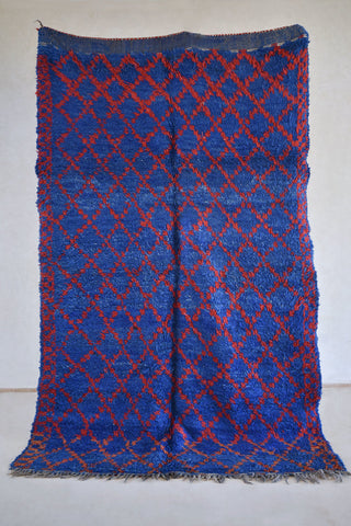 BENI MGUILD. 8'11 x 5'11"Vintage Moroccan Rug. Wool Beni Ourain Carpet. Modern Design.