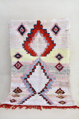 BOUCHEROUITE. 6'3"x3'8"Vintage Moroccan Rug. Wool Boucherouite Carpet. Modern Design.