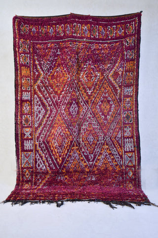 BENI MGUILD. 9'5"x6'1" Vintage Moroccan Rug. Wool Beni MGUILD Carpet. Modern Design.