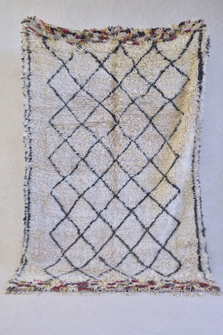 Beni ourain 9'x5'11" Vintage Moroccan Rug. Wool Beni MGUILD Carpet. Modern Design.