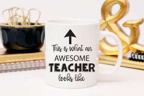 Teacher Mug, Funny coffee mug, This is what an awesome teacher looks like, coffee mug, work mug, teacher gift, Gift For Teacher Graduation