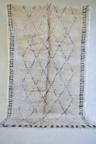 BENI OURAIN. Vintage Moroccan Rug. Wool Beni Ourain Carpet. Modern Design.