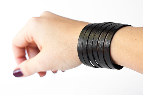 Leather Bracelet/Original Sliced Cuff/Black Raven