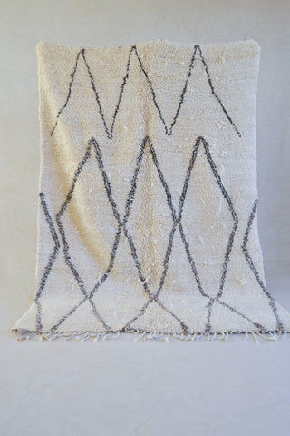 BENI OURAIN. Vintage Moroccan Rug. Wool Beni Ourain Carpet. Modern Design.