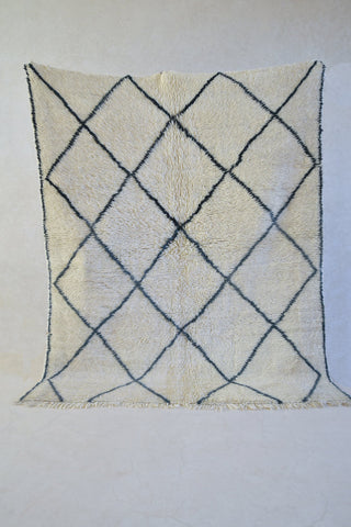 BENI OURAIN. Vintage Moroccan Rug. Wool Beni Ourain Carpet. Modern Design.