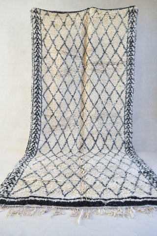 BENI OURAIN 13'6"x6'7"Vintage Moroccan Rug. Wool Beni Ourain Carpet. Modern Design.