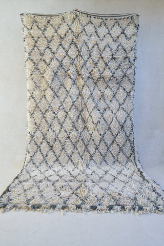 BENI OURAIN. Vintage Moroccan Rug. Wool Beni Ourain Carpet. Modern Design.