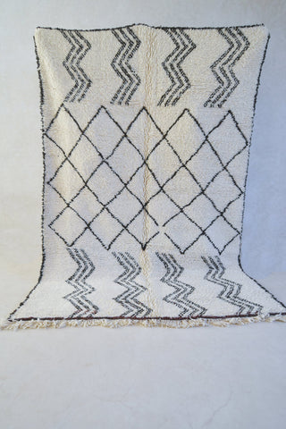 BENI OURAIN. Vintage Moroccan Rug. Wool Beni Ourain Carpet. Modern Design.