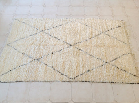 BENI OURAIN. Vintage Moroccan Rug. Wool Beni Ourain Carpet. Modern Design.