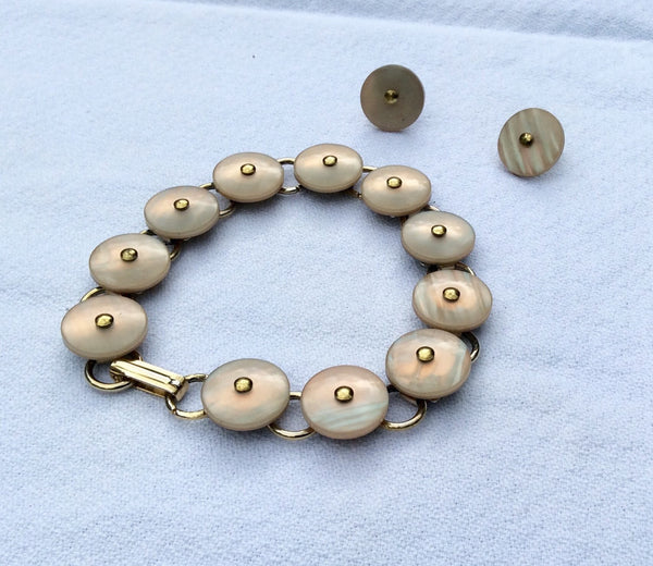 Button Bracelet 8", Handmade Vintage Brass Button Station Bracelet, Pearl Button, Pink Turquoise Iridescence, Pink Bracelet, BSB233