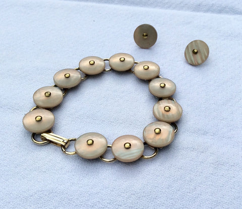 Button Bracelet 8", Handmade Vintage Brass Button Station Bracelet, Pearl Button, Pink Turquoise Iridescence, Pink Bracelet, BSB233