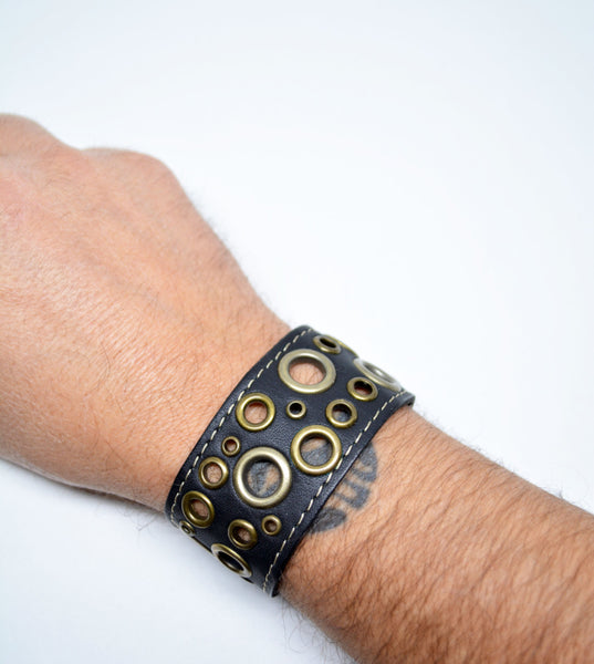 Mens Leather Bracelet Studded Bracelet Adjustable Leather Bracelet Black Bracciale in Pelle Gift For Him Boyfriend Gift Bracciale Uomo