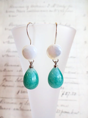 Vintage Button Earrings, Mother of Pearl Buttons, MOP Earrings, Turquoise Milk Glass Beads, Hand Made Ear Wires, Silver Wire, MPE266
