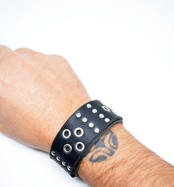 Studded Mens Leather Bracelet Adjustable Leather Bracelet Black Leather Cuff Bracciale in Pelle Gift For Him Gift for Her Bracciale Uomo