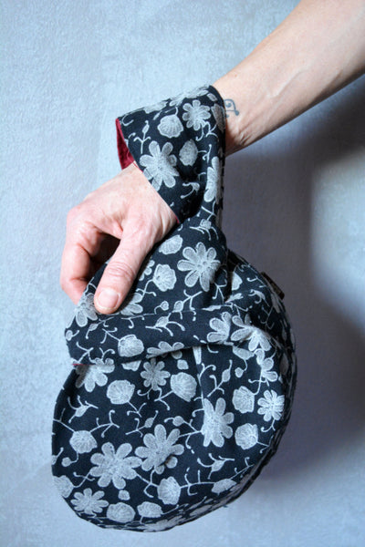 Wrist Bag Flowers Print Cotton Bag Boho Black Wrist-Bag Handbag Natural Hippie Women Accessories Gift for Her Borsetta da Polso